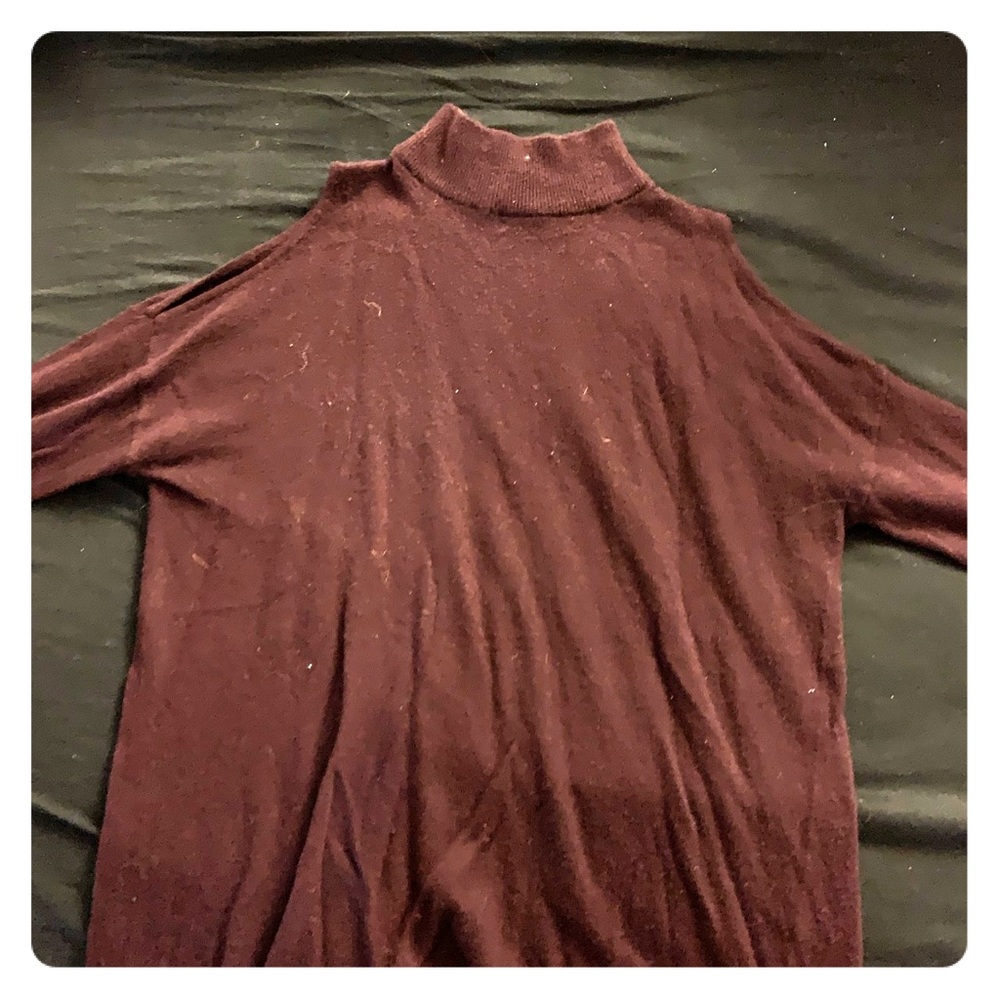 Cut-out shoulder sweater